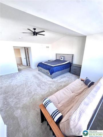 370 Redclover Lane, Upper Macungie Twp, PA 18104