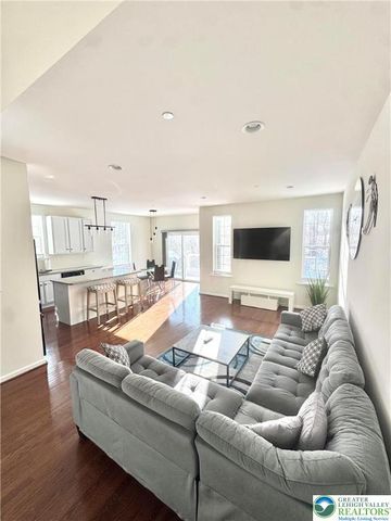 370 Redclover Lane, Upper Macungie Twp, PA 18104