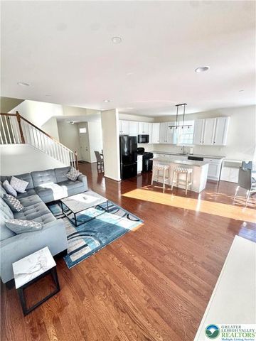 370 Redclover Lane, Upper Macungie Twp, PA 18104