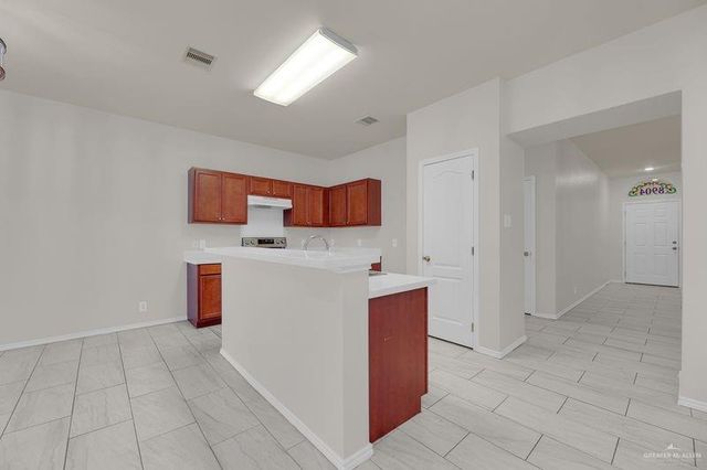 8904 N 21st Street, Mcallen, TX 78504