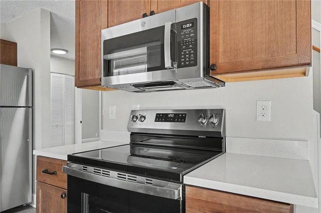 2527 Morningside Drive, Lawrence, KS 66047
