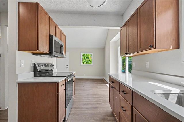2527 Morningside Drive, Lawrence, KS 66047