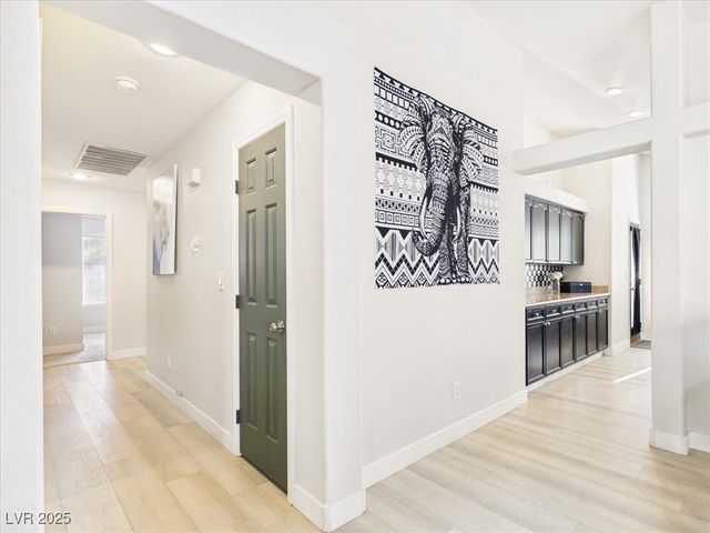 7949 Indian Cloud Avenue, Las Vegas, NV 89129