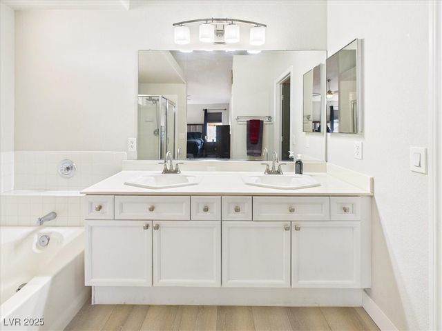 7949 Indian Cloud Avenue, Las Vegas, NV 89129