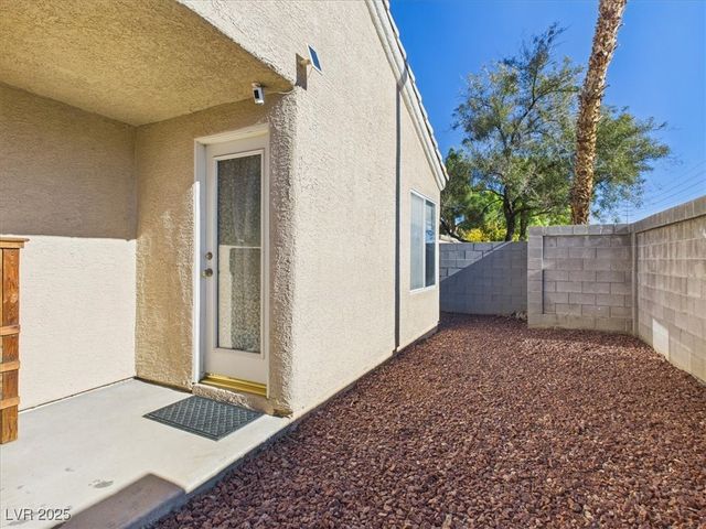 7949 Indian Cloud Avenue, Las Vegas, NV 89129