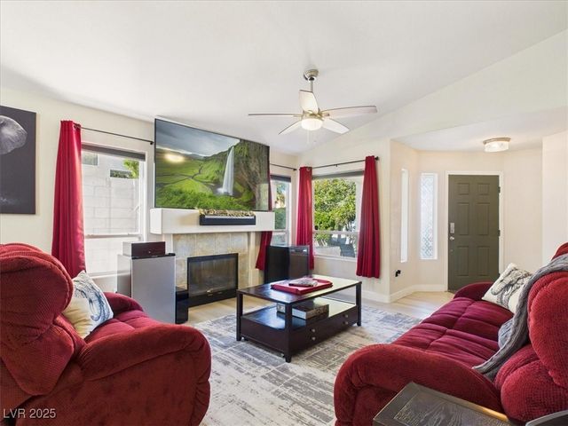 7949 Indian Cloud Avenue, Las Vegas, NV 89129