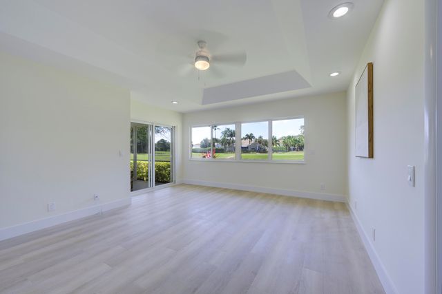 6890 Touchstone Circle, Palm Beach Gardens, FL 33418