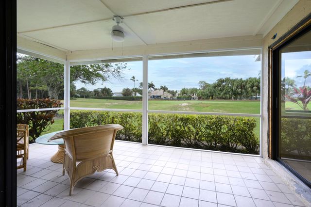 6890 Touchstone Circle, Palm Beach Gardens, FL 33418