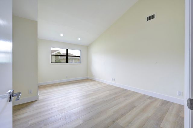 6890 Touchstone Circle, Palm Beach Gardens, FL 33418