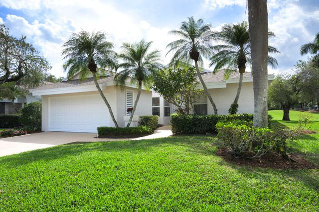 6890 Touchstone Circle, Palm Beach Gardens, FL 33418
