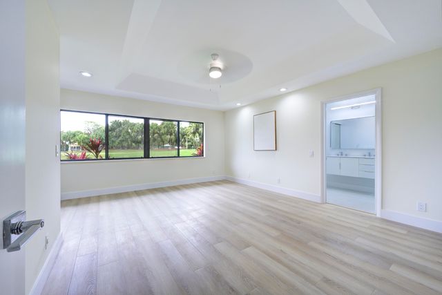 6890 Touchstone Circle, Palm Beach Gardens, FL 33418