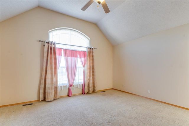 906 S Glenmoor, Wichita, KS 67207