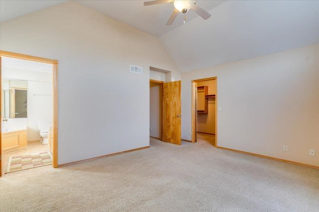 906 S Glenmoor, Wichita, KS 67207