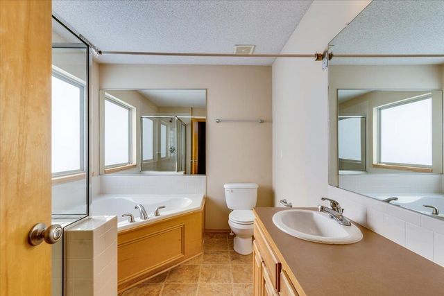 906 S Glenmoor, Wichita, KS 67207