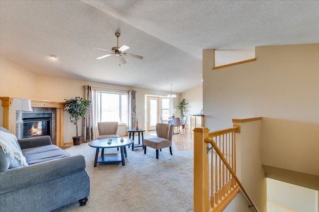 906 S Glenmoor, Wichita, KS 67207