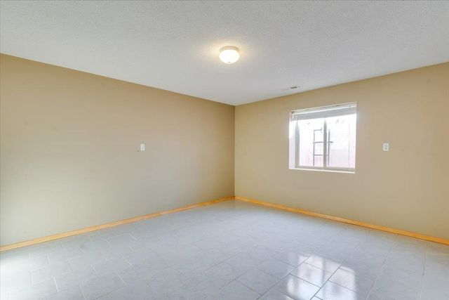 906 S Glenmoor, Wichita, KS 67207