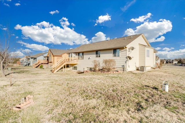 906 S Glenmoor, Wichita, KS 67207