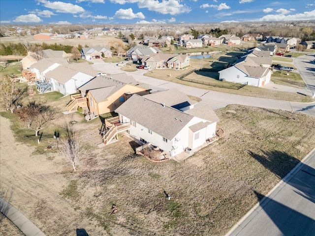 906 S Glenmoor, Wichita, KS 67207