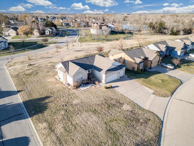 906 S Glenmoor, Wichita, KS 67207