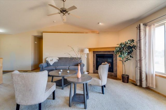 906 S Glenmoor, Wichita, KS 67207