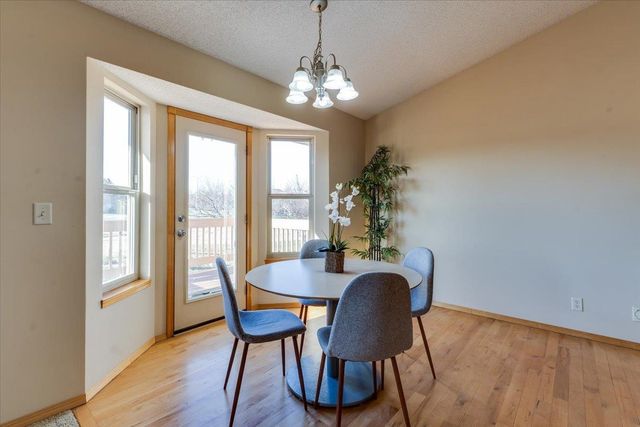 906 S Glenmoor, Wichita, KS 67207