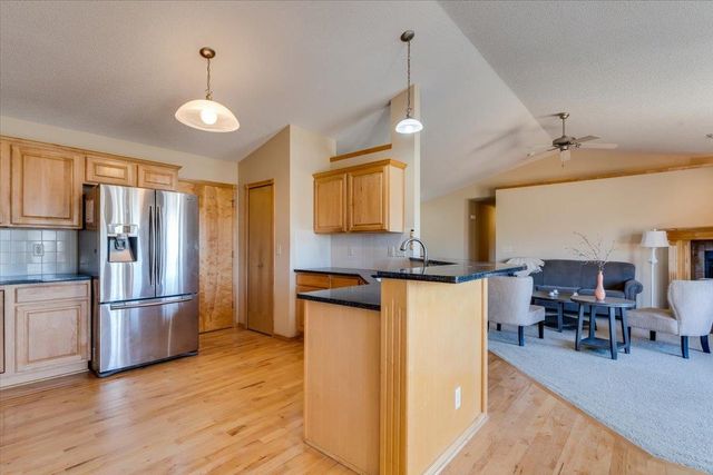 906 S Glenmoor, Wichita, KS 67207