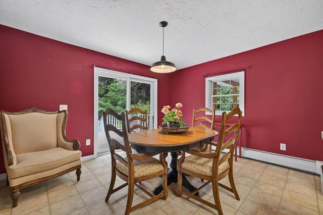 11 Foster St, Oxford, MA 01540