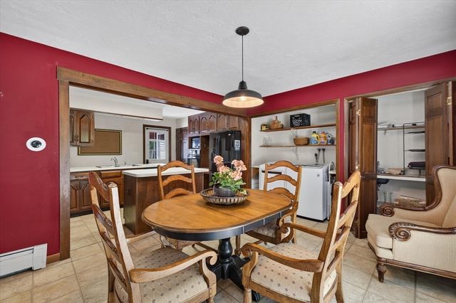 11 Foster St, Oxford, MA 01540