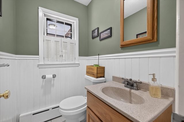 11 Foster St, Oxford, MA 01540
