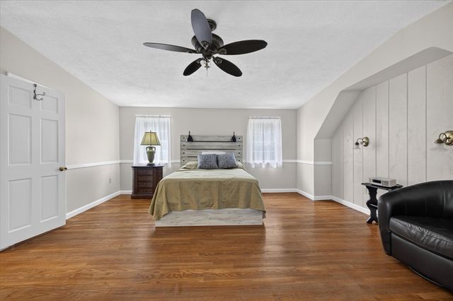 11 Foster St, Oxford, MA 01540