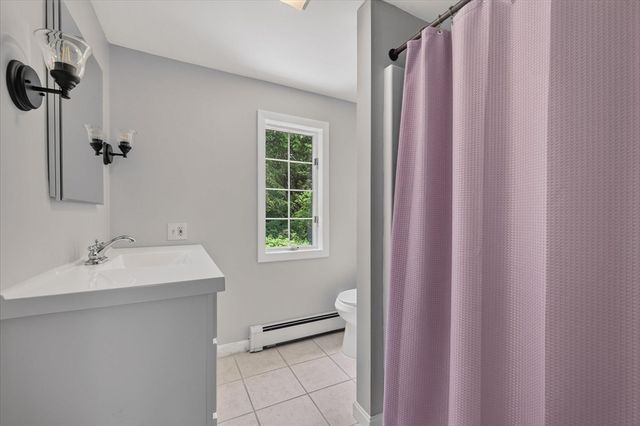 11 Foster St, Oxford, MA 01540