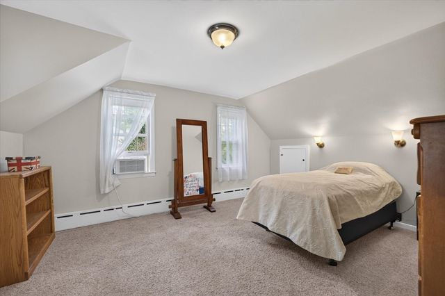 11 Foster St, Oxford, MA 01540