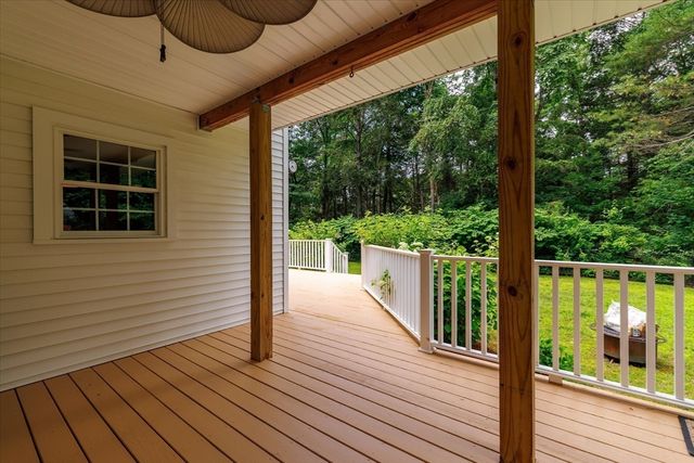 11 Foster St, Oxford, MA 01540