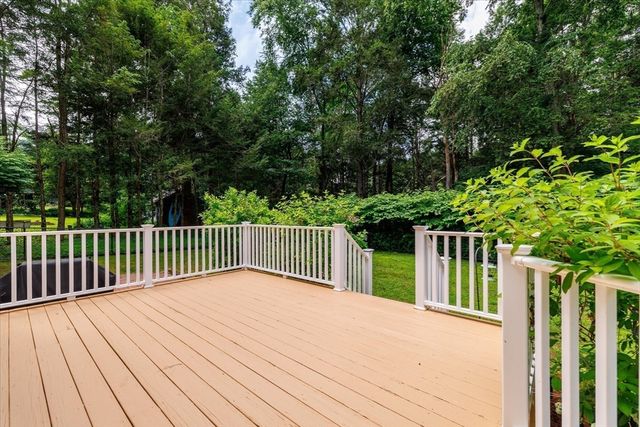 11 Foster St, Oxford, MA 01540