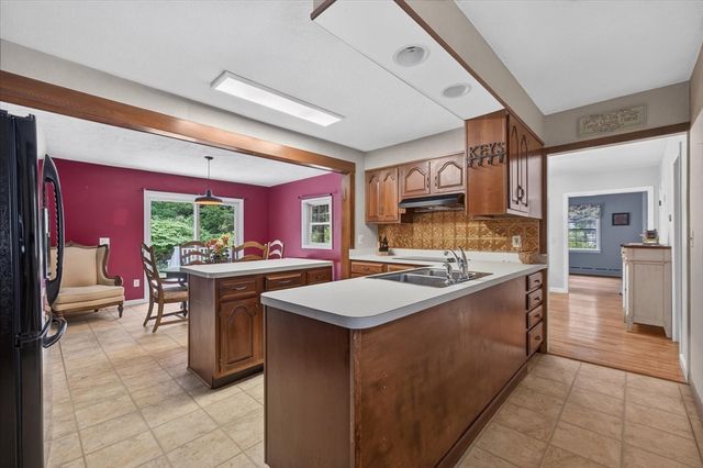 11 Foster St, Oxford, MA 01540