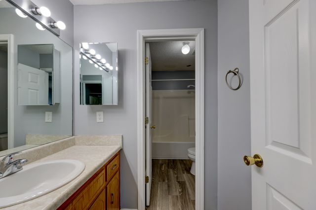 2587 Elkmont Dr, Clarksville, TN 37040