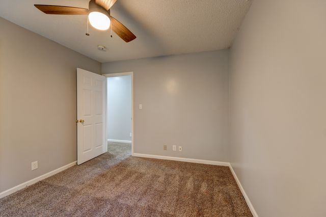 2587 Elkmont Dr, Clarksville, TN 37040