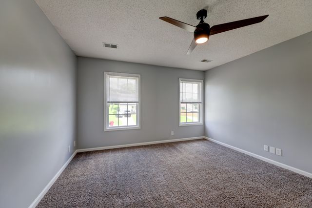 2587 Elkmont Dr, Clarksville, TN 37040