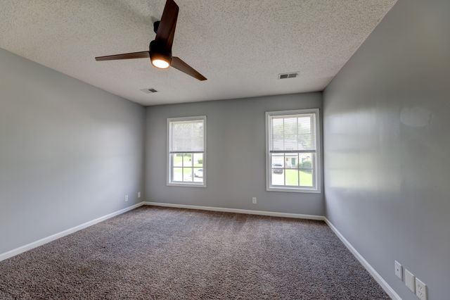 2587 Elkmont Dr, Clarksville, TN 37040