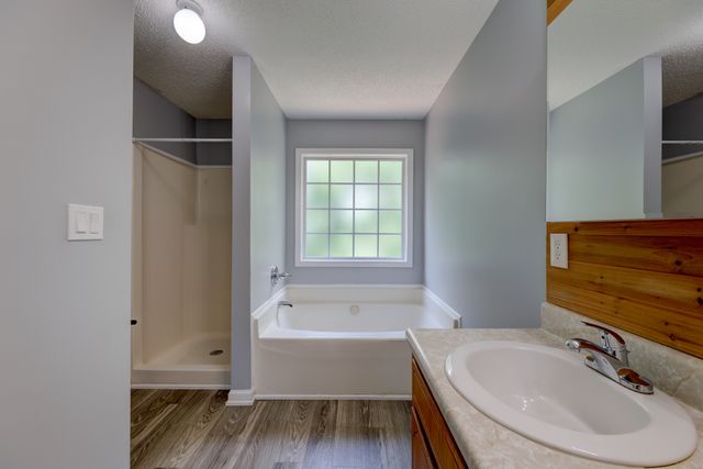 2587 Elkmont Dr, Clarksville, TN 37040