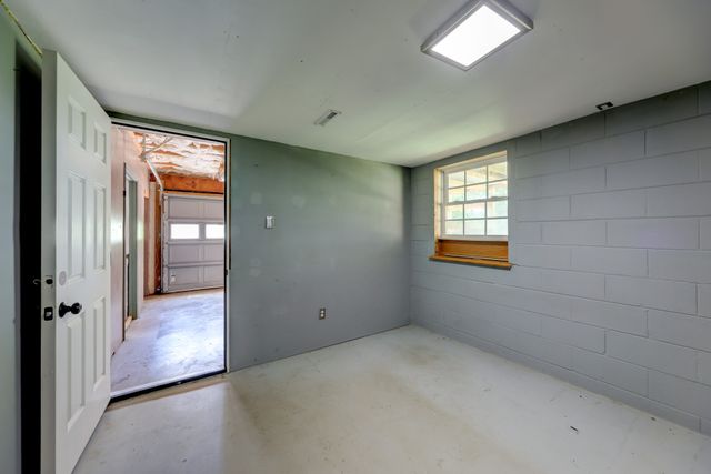 2587 Elkmont Dr, Clarksville, TN 37040