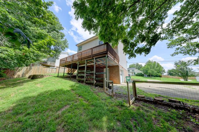 2587 Elkmont Dr, Clarksville, TN 37040