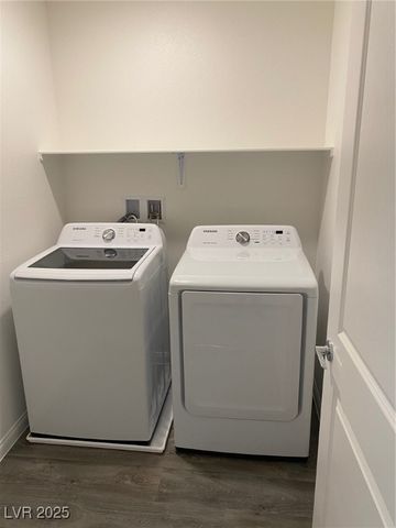 12285 Glass Desert Road 2, Las Vegas, NV 89183