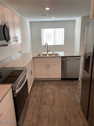 12285 Glass Desert Road 2, Las Vegas, NV 89183