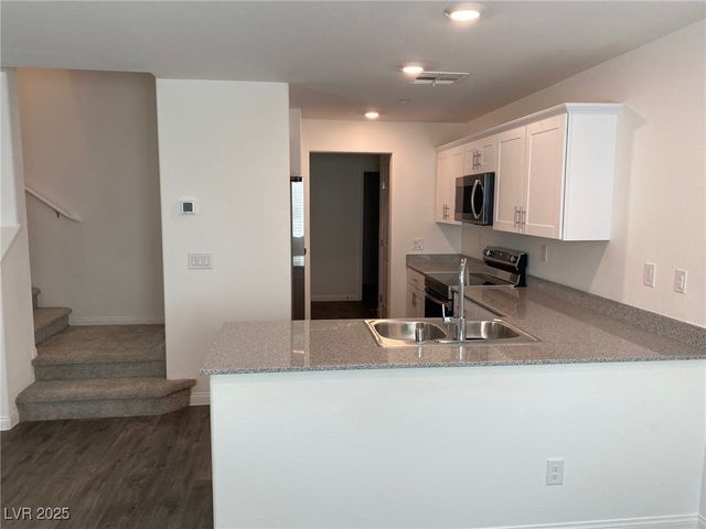 12285 Glass Desert Road 2, Las Vegas, NV 89183