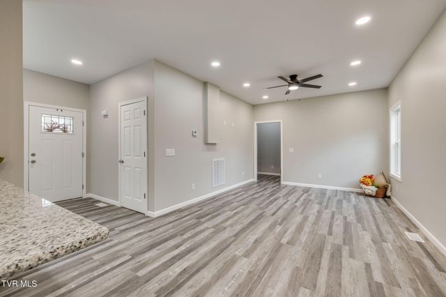 215 Brighton Place, Bristol, TN 37620