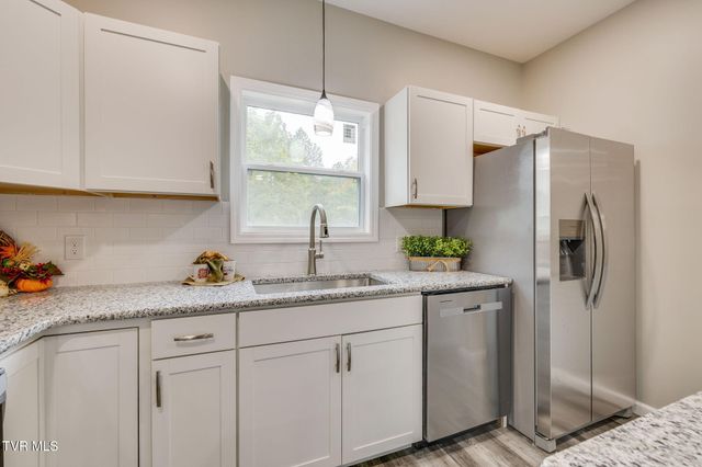 215 Brighton Place, Bristol, TN 37620