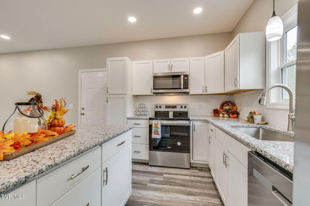 215 Brighton Place, Bristol, TN 37620