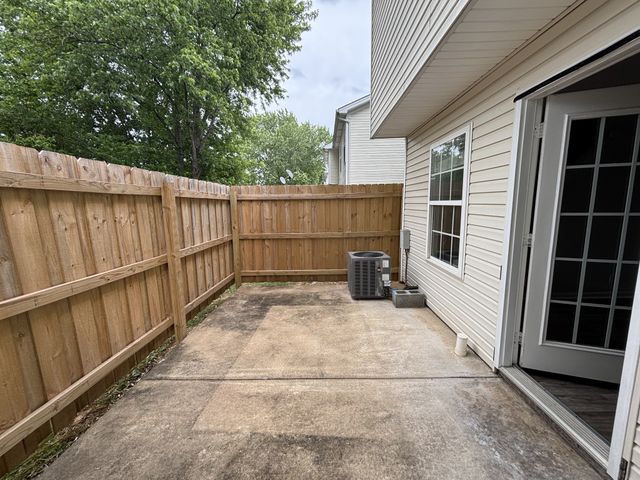 342 Arapaho Dr, Murfreesboro, TN 37128