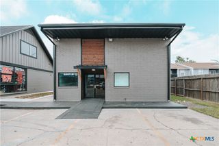 6801 N Navarro Street A, Victoria, TX 77904